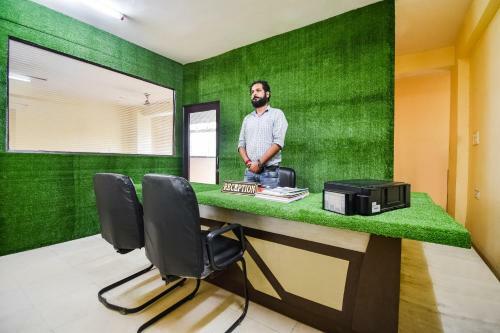 Oyo 62492 Hotel Royal Residency