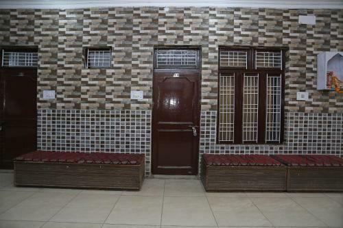 Hostal Oyo 24893 Palak Lodge
