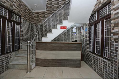 Hostal Oyo 24893 Palak Lodge