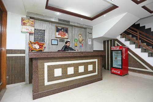 Oyo 28445 Hotel Bhavini