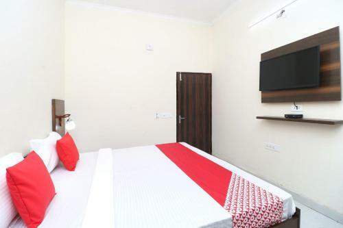 Oyo 24122 Hotel Sharnam