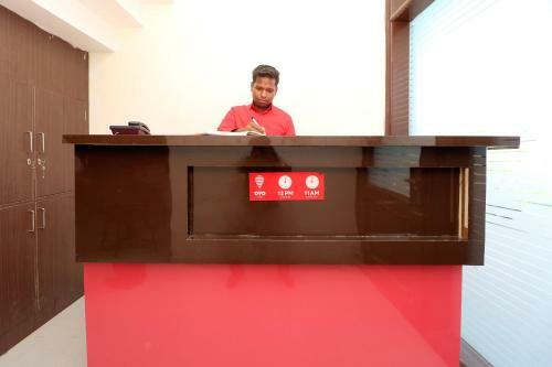 Oyo 24122 Hotel Sharnam