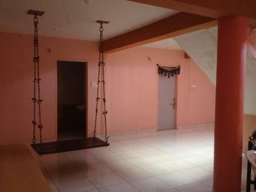 Villa R S Guest House