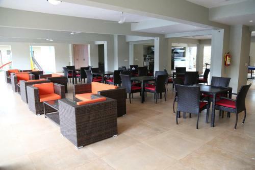 Hotel Sukkur Bhavan's Sb Resorts & Lawns