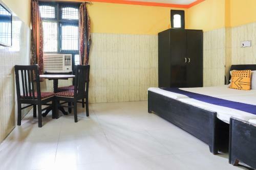 Spot On 61307 Hotel Geet Palace