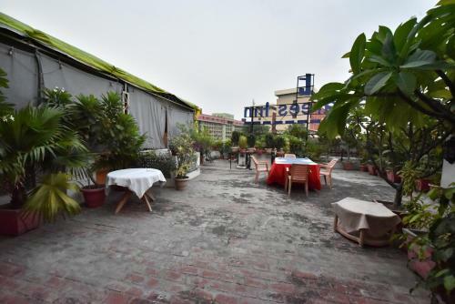 Hotel Tekarees Inn