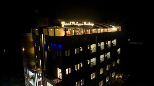Hotel Grand Padappai Residency