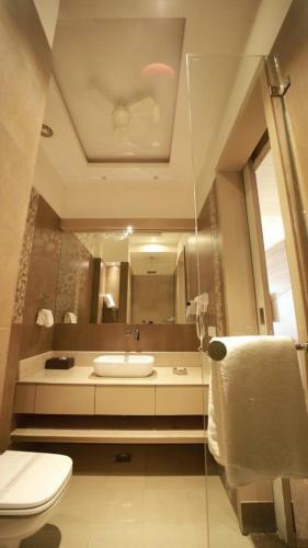Hotel The Grand Village