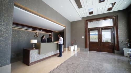 Hotel The Grand Village