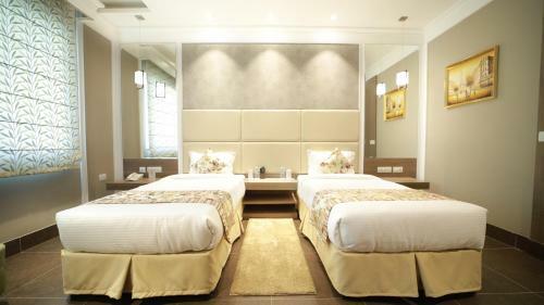 Hotel The Grand Village