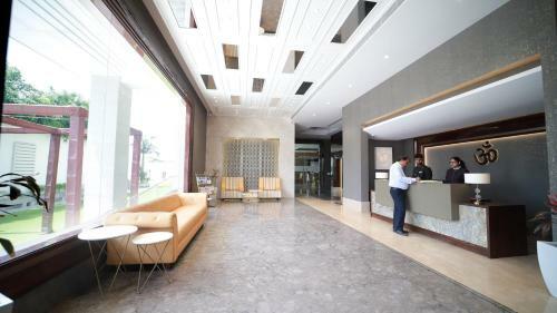 Hotel The Grand Village