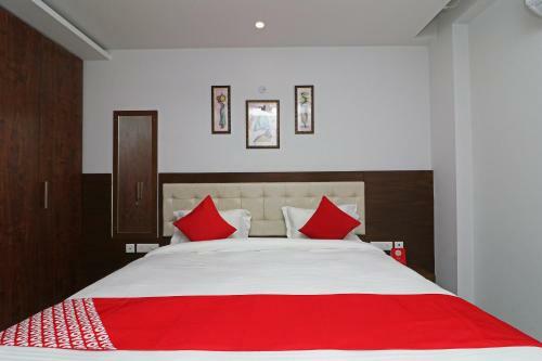 Hotel Oyo 37722 Silver Oak Luxury Comfort Inn