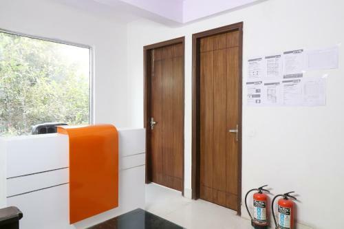 Hotel Oyo 75809 Sharma Residency