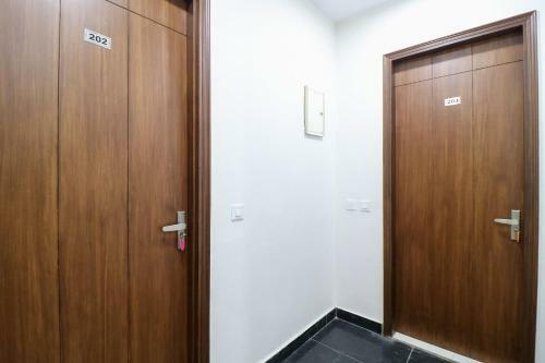 Hotel Oyo 75809 Sharma Residency