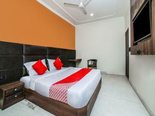 Oyo 26589 Hotel Royal Town