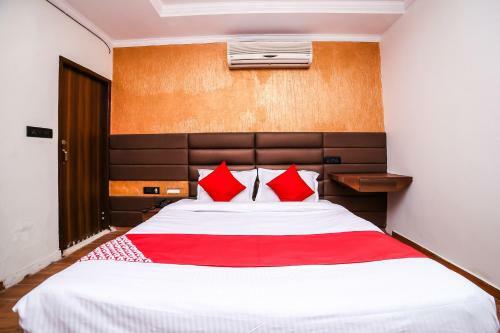 Oyo 26589 Hotel Royal Town