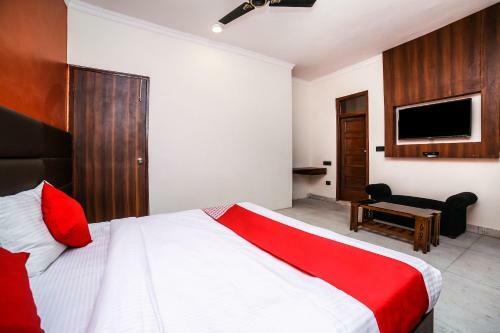 Oyo 26589 Hotel Royal Town