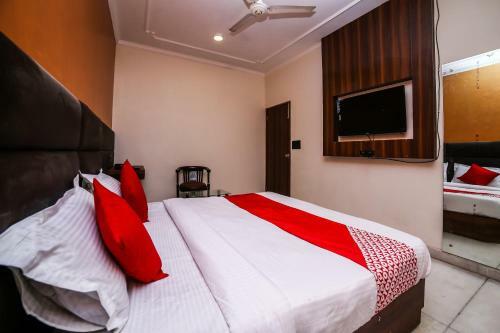 Oyo 26589 Hotel Royal Town