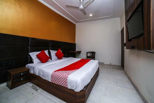 Oyo 26589 Hotel Royal Town
