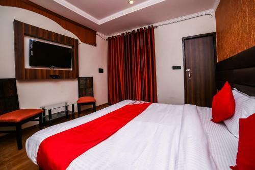 Oyo 26589 Hotel Royal Town