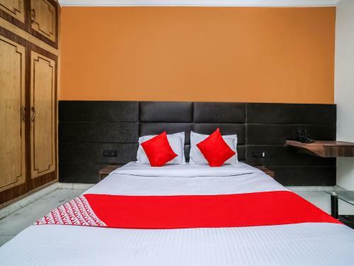 Oyo 26589 Hotel Royal Town