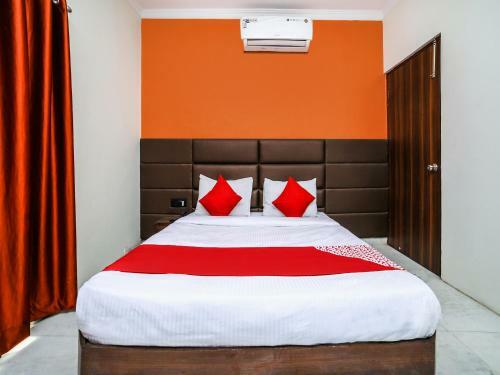 Oyo 26589 Hotel Royal Town