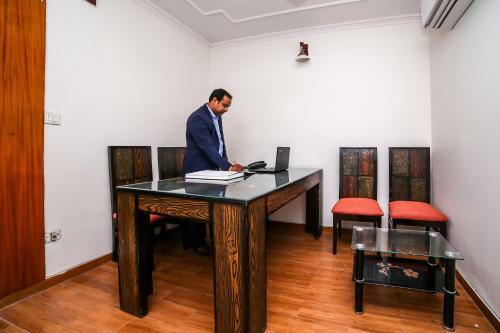 Oyo 26589 Hotel Royal Town