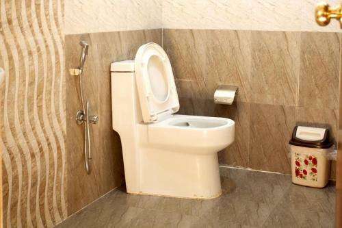 Airport Hotel Edge Home Stay