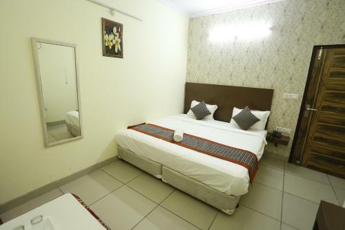Airport Hotel Edge Home Stay