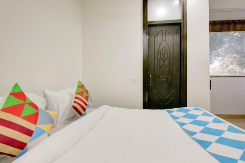 Hostal Oyo Home 65301 Livin Home Stay