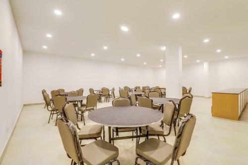 Oyo Townhouse 331 Vat Hotels