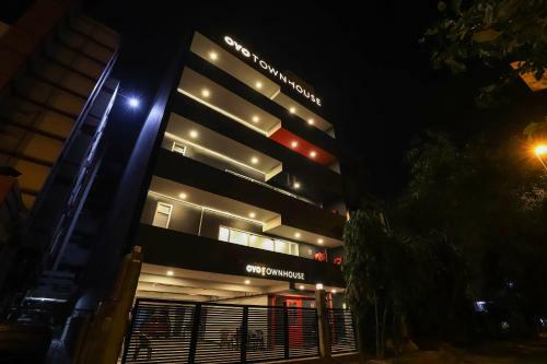 Oyo Townhouse 331 Vat Hotels