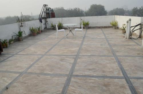 Hotel Bella 69 At Rk Ashram Metro Station