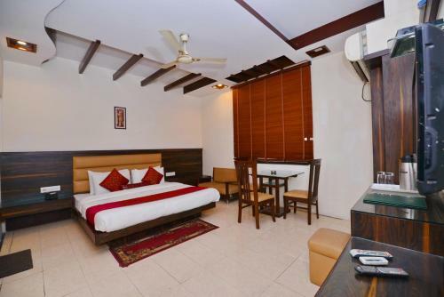 Hotel Baba Deluxe - New Delhi Railway Station