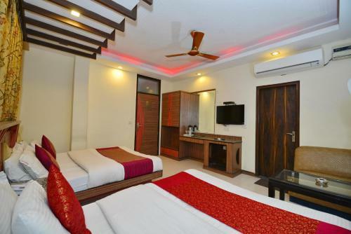 Hotel Baba Deluxe - New Delhi Railway Station