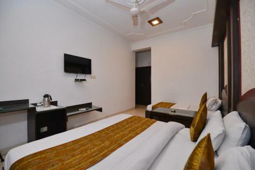 Hotel Baba Deluxe - New Delhi Railway Station