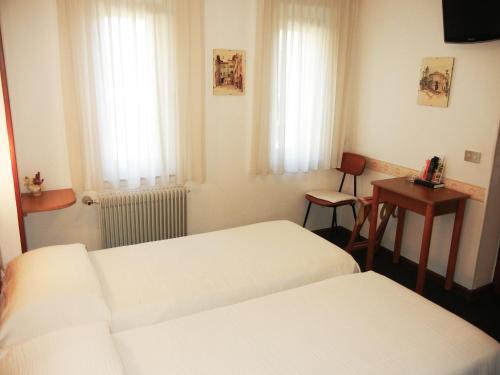 Hotel Albergo Miralaghi