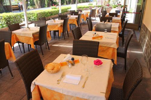 Hotel Albergo Miralaghi