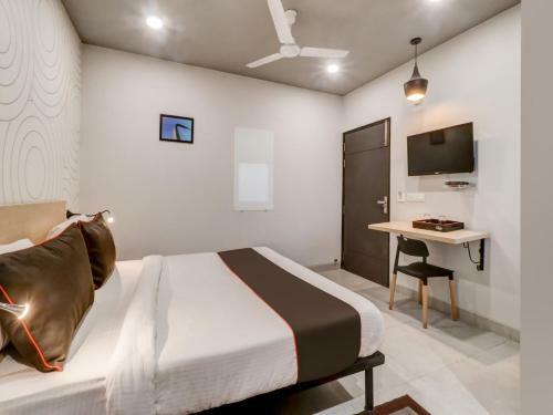 Hotel Collection O 163 Grey House