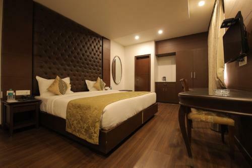 Airport Hotel Bollywood Paradise
