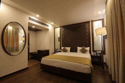 Airport Hotel Bollywood Paradise