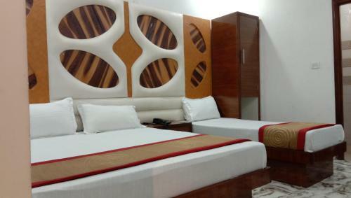 Adb Hotel Crystal Deluxe,delhi