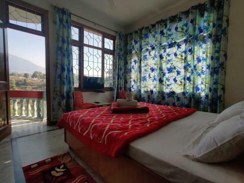 Hotel Holiday Home, Palampur