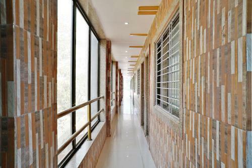 Hotel Oyo 13902 Orient Bay Inn