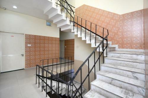 Hotel Oyo 33024 Urban Guest House