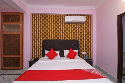 Oyo 33471 Hotel Magadh Empire