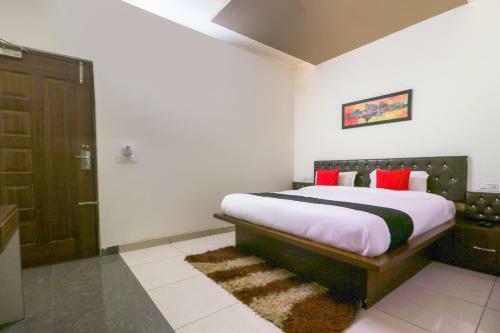 Hotel Capital O 30739 The Grace