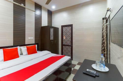 Hotel Oyo 43318 Aayat Apartment