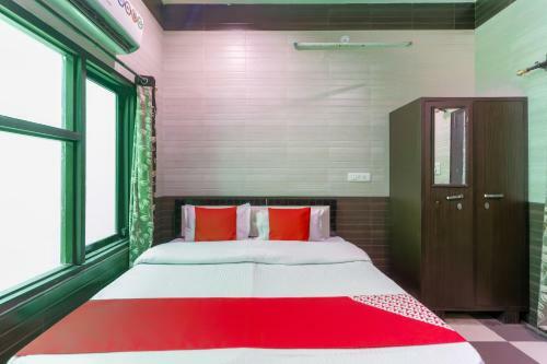 Hotel Oyo 43318 Aayat Apartment