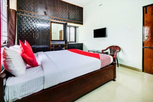 Hotel Oyo 63029 Aruthraa Residency